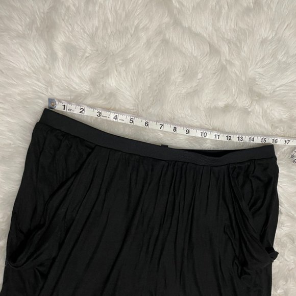 Victoria's Secret Drapey Pocket Lined Black Miniskirt Large - Picture 3 of 13
